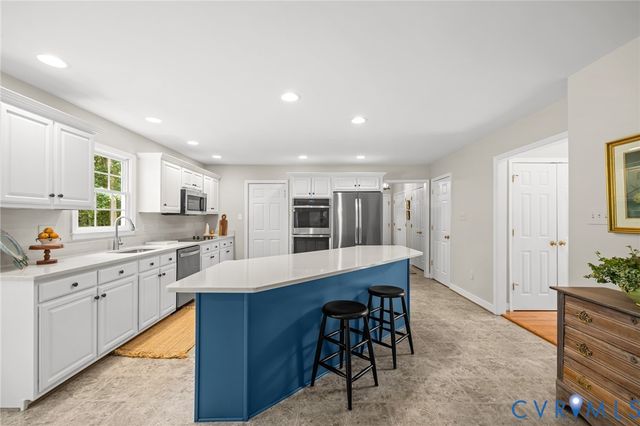 1937 Huguenot Hundred Dr, Midlothian, VA 23113