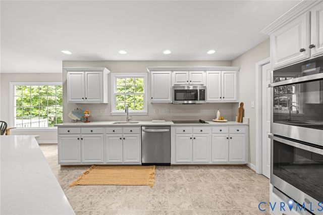 1937 Huguenot Hundred Dr, Midlothian, VA 23113