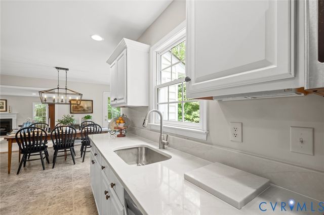 1937 Huguenot Hundred Dr, Midlothian, VA 23113