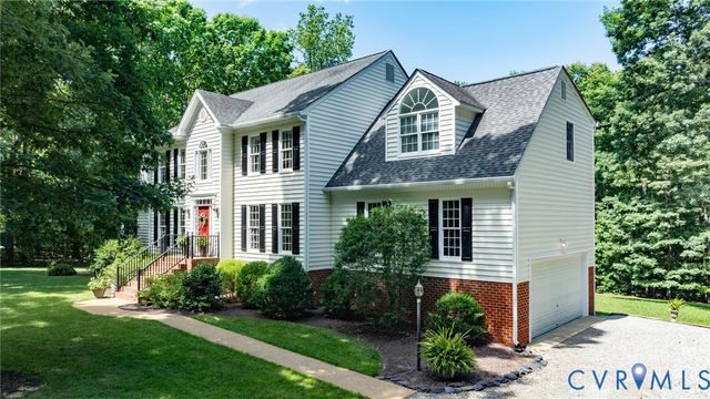 1937 Huguenot Hundred Dr, Midlothian, VA 23113