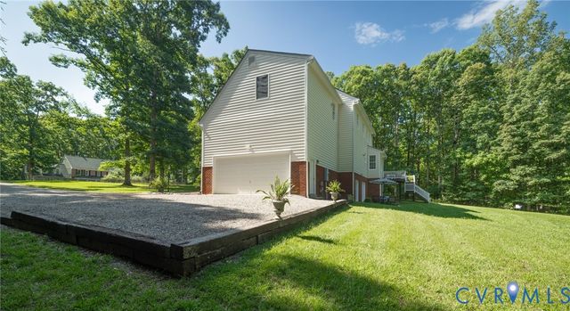 1937 Huguenot Hundred Dr, Midlothian, VA 23113