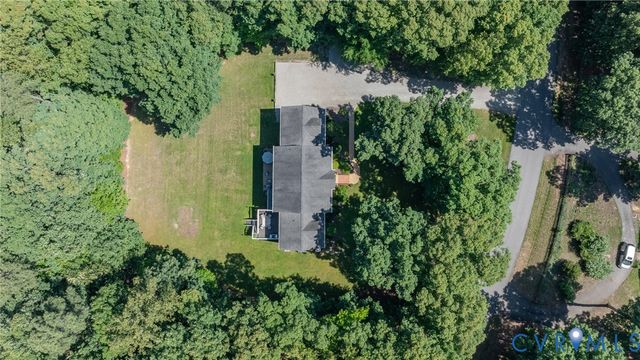 1937 Huguenot Hundred Dr, Midlothian, VA 23113