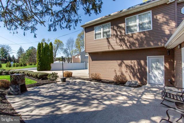 26 DOLTON RD, Feasterville Trevose, PA 19053