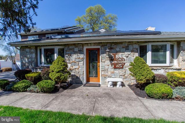 26 DOLTON RD, Feasterville Trevose, PA 19053