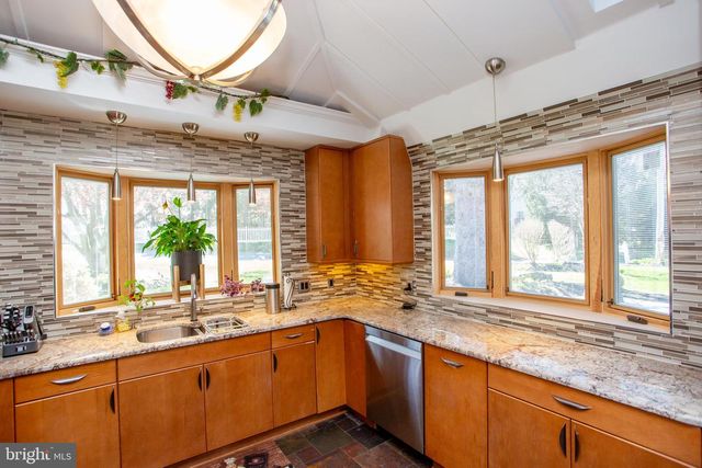 26 DOLTON RD, Feasterville Trevose, PA 19053