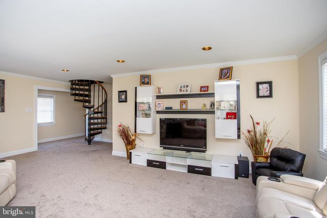 26 DOLTON RD, Feasterville Trevose, PA 19053