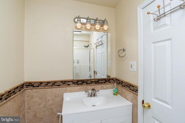 26 DOLTON RD, Feasterville Trevose, PA 19053