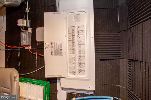 26 DOLTON RD, Feasterville Trevose, PA 19053