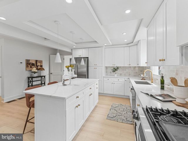 116 SWEDESBORO AVE, Gibbstown, NJ 08027
