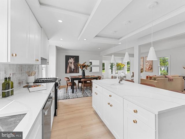 116 SWEDESBORO AVE, Gibbstown, NJ 08027