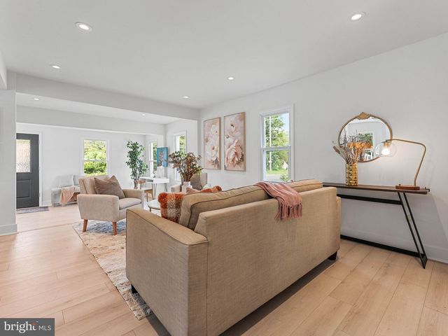 116 SWEDESBORO AVE, Gibbstown, NJ 08027