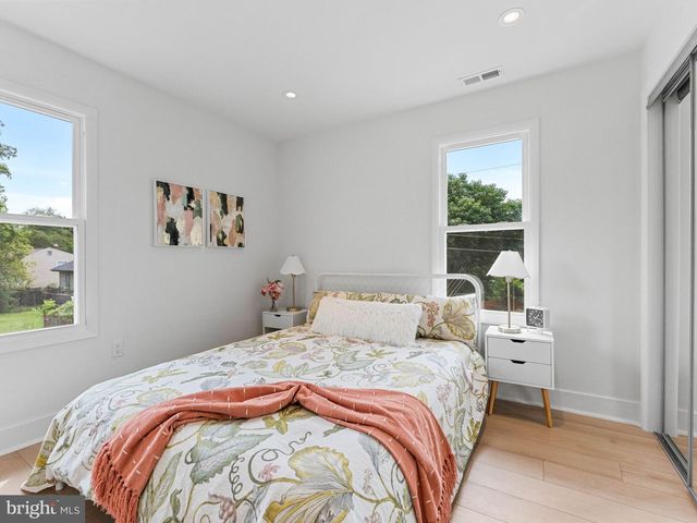 116 SWEDESBORO AVE, Gibbstown, NJ 08027