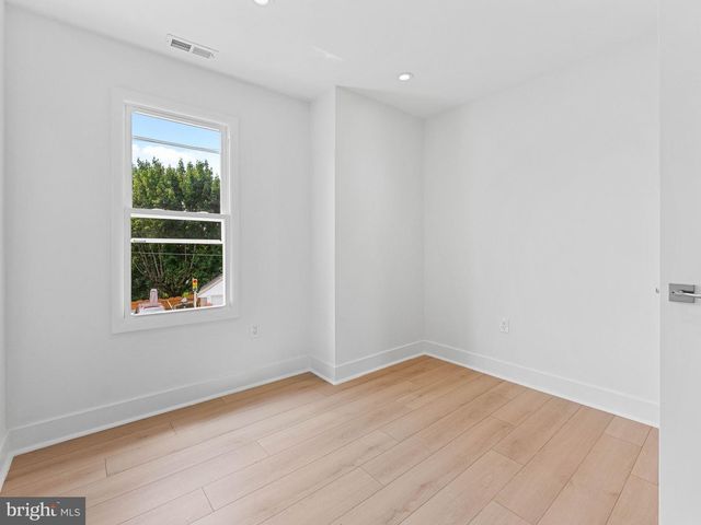 116 SWEDESBORO AVE, Gibbstown, NJ 08027
