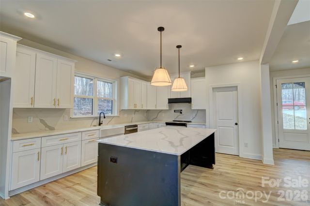 1041 Harrogate Drive, Bessemer City, NC 28016