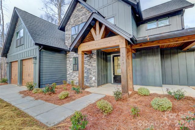 1041 Harrogate Drive, Bessemer City, NC 28016