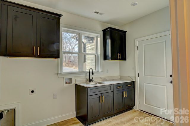 1041 Harrogate Drive, Bessemer City, NC 28016