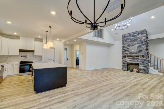 1041 Harrogate Drive, Bessemer City, NC 28016