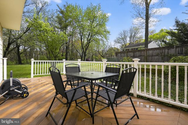 805 MOSBY HOLLOW DR, Herndon, VA 20170