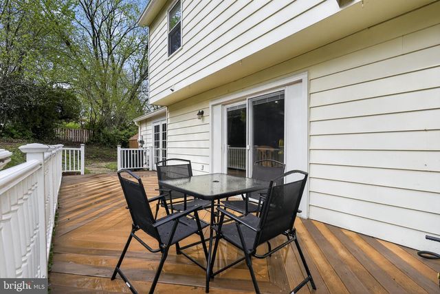 805 MOSBY HOLLOW DR, Herndon, VA 20170