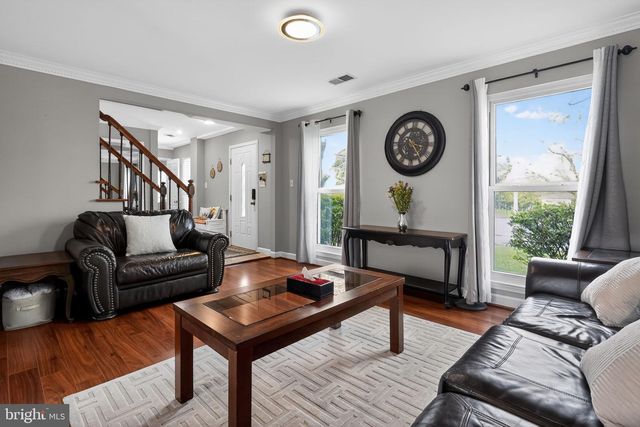 805 MOSBY HOLLOW DR, Herndon, VA 20170
