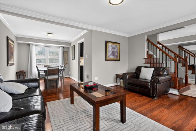 805 MOSBY HOLLOW DR, Herndon, VA 20170