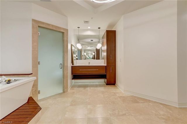 201 N Elm Street 1601, Greensboro, NC 27401