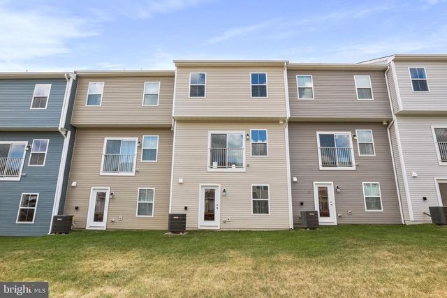 100 KINKADE CT, Martinsburg, WV 25403