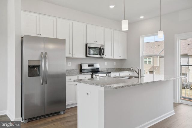 100 KINKADE CT, Martinsburg, WV 25403