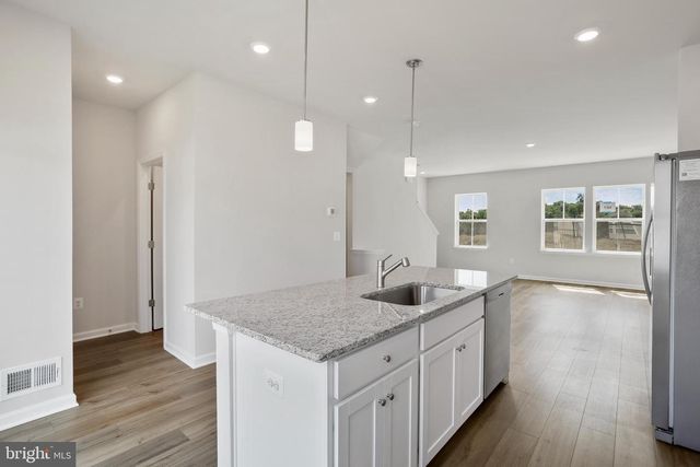 100 KINKADE CT, Martinsburg, WV 25403