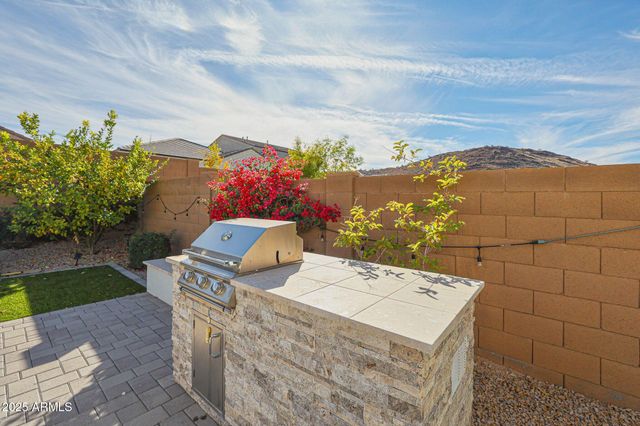 2037 E Charlotte Drive, Phoenix, AZ 85024