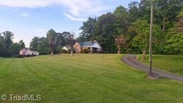 3391 Asbury Road, Mount Airy, NC 27030