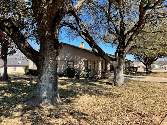 113 Bogey, Comanche, TX 76442