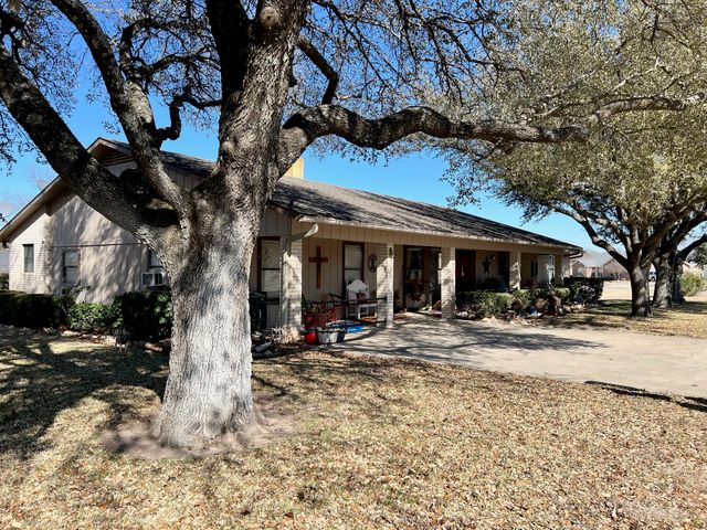 113 Bogey, Comanche, TX 76442
