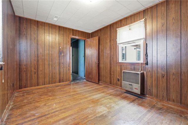 864 Lasser DR, Norfolk, VA 23513