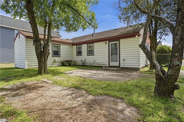 864 Lasser DR, Norfolk, VA 23513