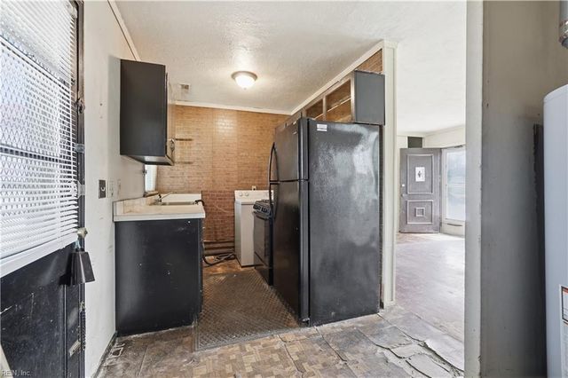 864 Lasser DR, Norfolk, VA 23513