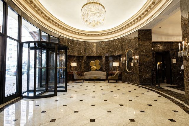 10 E ONTARIO Street 4304, Chicago, IL 60611