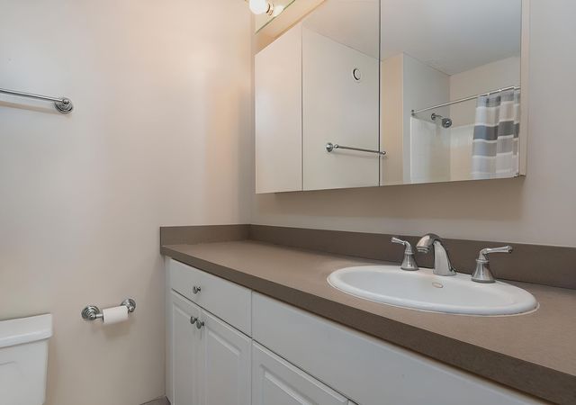 10 E ONTARIO Street 4304, Chicago, IL 60611