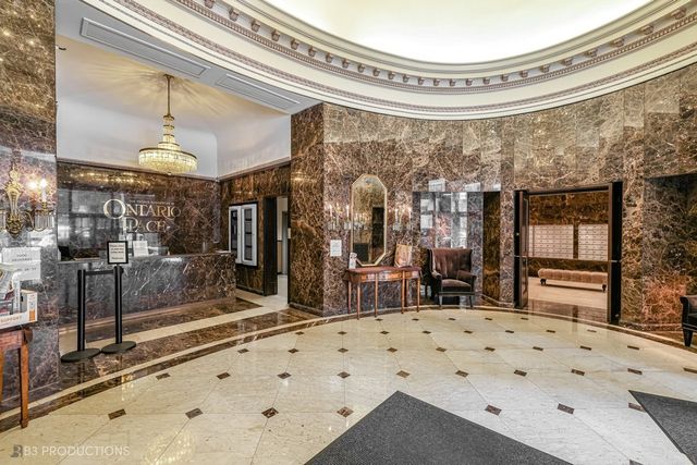 10 E ONTARIO Street 4304, Chicago, IL 60611