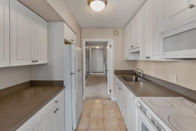 10 E ONTARIO Street 4304, Chicago, IL 60611