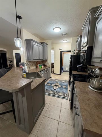 89 NE Deerfield Dr, Elgin, OK 73538
