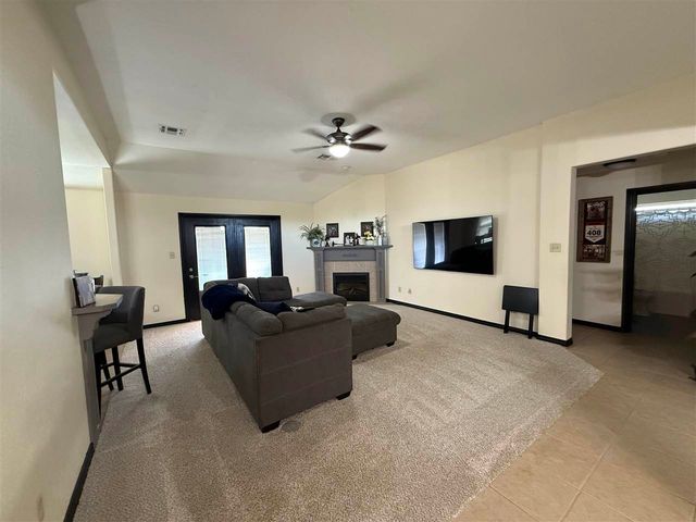 89 NE Deerfield Dr, Elgin, OK 73538