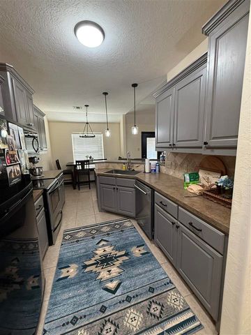 89 NE Deerfield Dr, Elgin, OK 73538