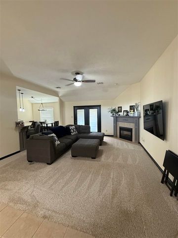 89 NE Deerfield Dr, Elgin, OK 73538