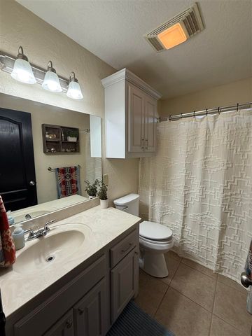 89 NE Deerfield Dr, Elgin, OK 73538
