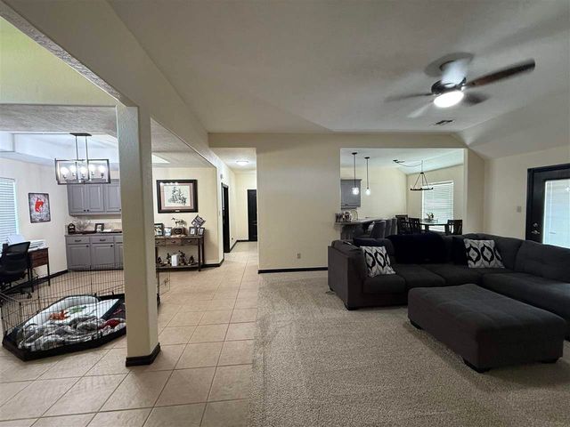 89 NE Deerfield Dr, Elgin, OK 73538