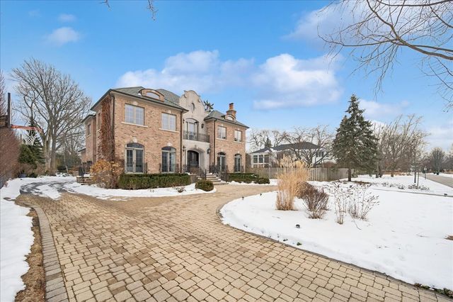 985 Pine Tree Lane, Winnetka, IL 60093