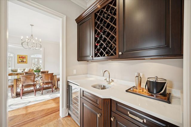 985 Pine Tree Lane, Winnetka, IL 60093