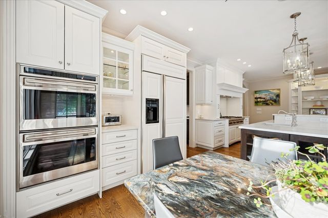 985 Pine Tree Lane, Winnetka, IL 60093