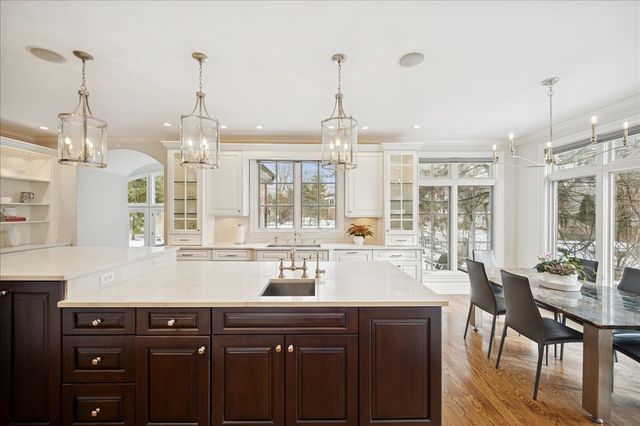 985 Pine Tree Lane, Winnetka, IL 60093